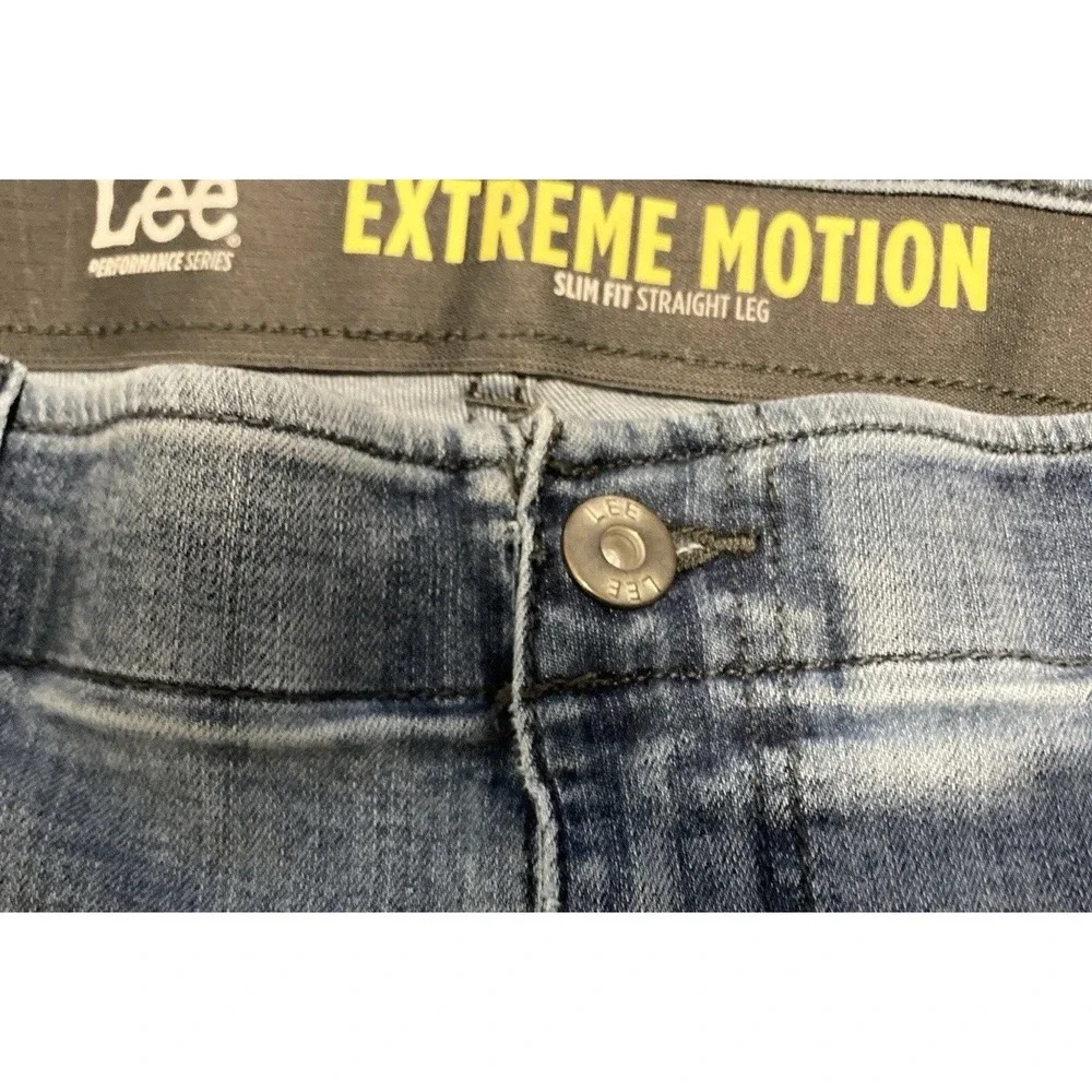 Lee Extreme Motion Slim Fit Straight Leg Jeans Men's 42x32 Light Wash Stretch